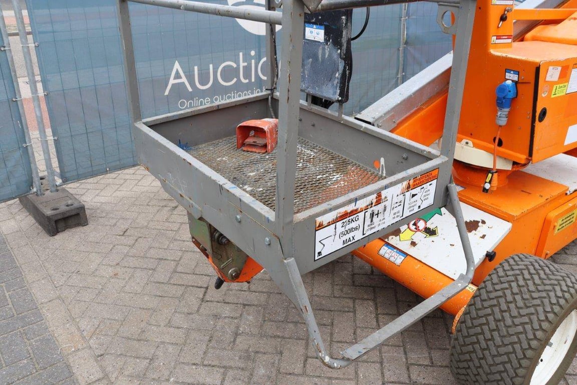 Nifty HR12 NE Electric 12.2m Articulated Boom Lift 2009 2009 Nifty HR12 NE 2009 1 image 10