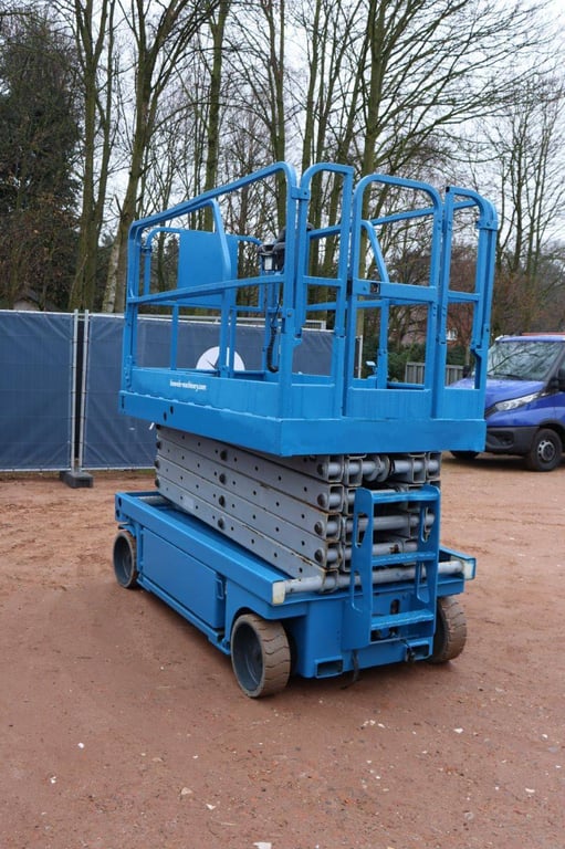 Scissor lift Genie GS-3246 Electric 11.8m 2002 2002 GS-3246 2002 1 Scissor Lifts image 7