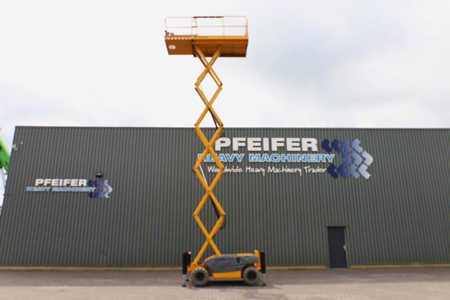Haulotte Compact 12RTE Electric, 12m Working Height, 450kg 2011 HAULOTTE - Compact 12RTE - 63601 Compact 12RTE Electric, 1...