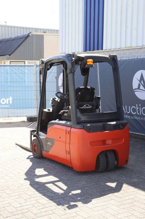 Forklift Linde E16L-02 Electric 1600kg 2.84m 2020 2020 E16L-02 2020 1 Forklift image 4