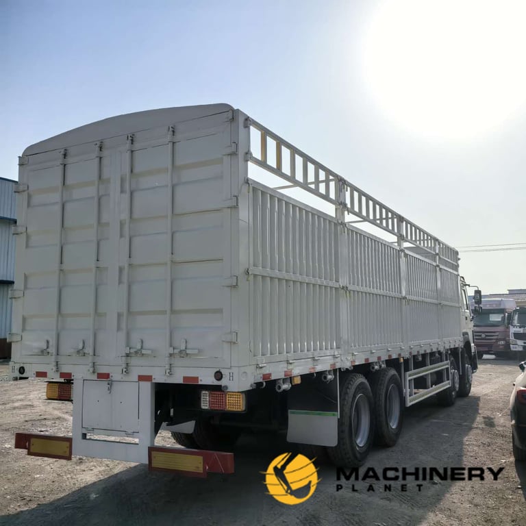 HOWO 371HP 6X4 Tractor Trailers Good Quality Hot Sale 371HP 6X4 Trailers 2024 1 image 3