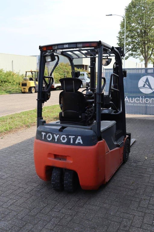 Forklift Toyota 8FBET16 Electric 1600kg 2012 2012 8FBET16 2012 1 Forklift image 6