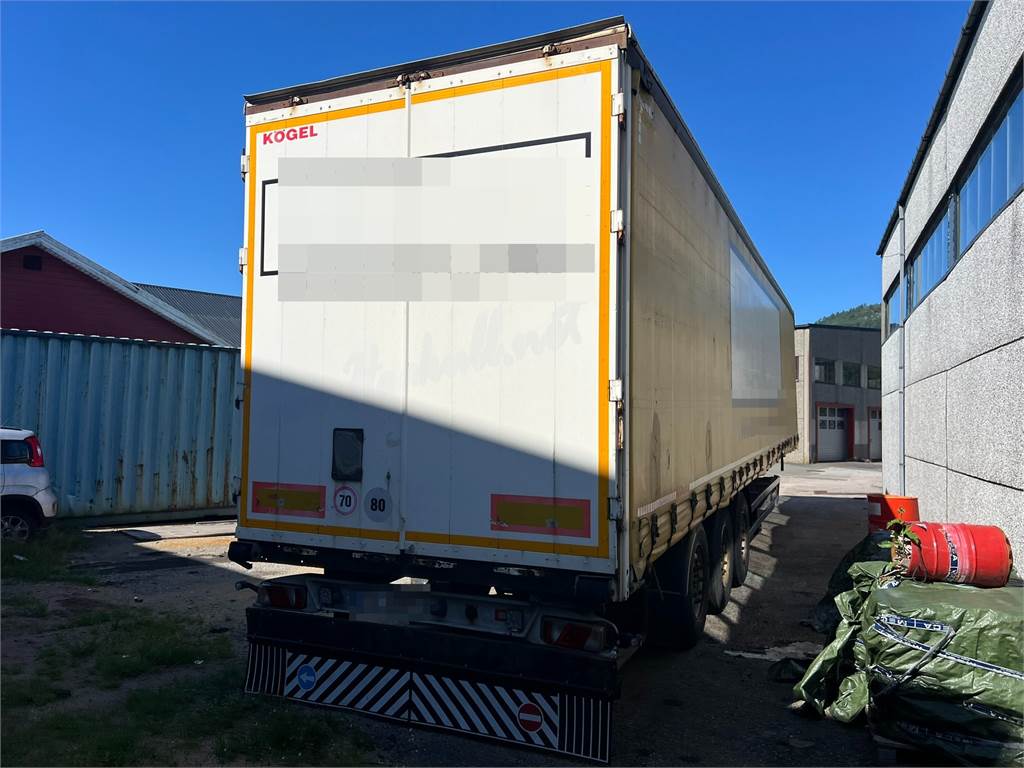 Kögel SN 24 3 axle trailer w/ full side opening on both 2014 21160 Kögel SN 24 3 axle trailer w/ full side opening on both...