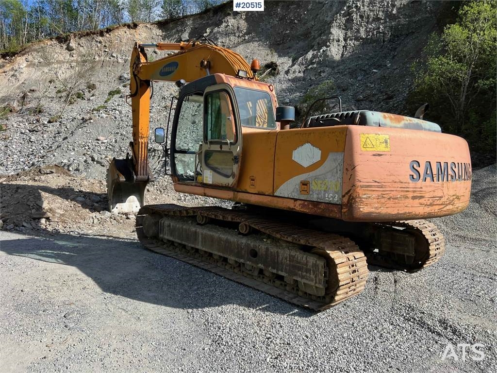 Samsung se210 LC3 Excavator w/ toothed bucket. WATCH THE V 1999 20515 se210 LC3 Excavator w/ toothed bucket. WATCH THE V 1...