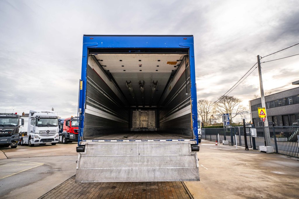 SCHMITZ SCB-S3B+ TK SLXe300 - 4210 H 2015 E65212 Schmitz Cargobull SCB-S3B+ TK SLXe300 - 4210 H 2015 1 image 5