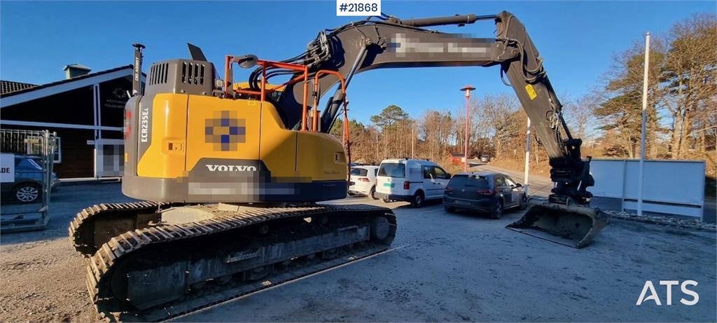 Volvo ECR235 EL excavator w/ digging bucket, sanding buc 2025 21868 ECR235 EL excavator w/ digging bucket, sanding buc 202...