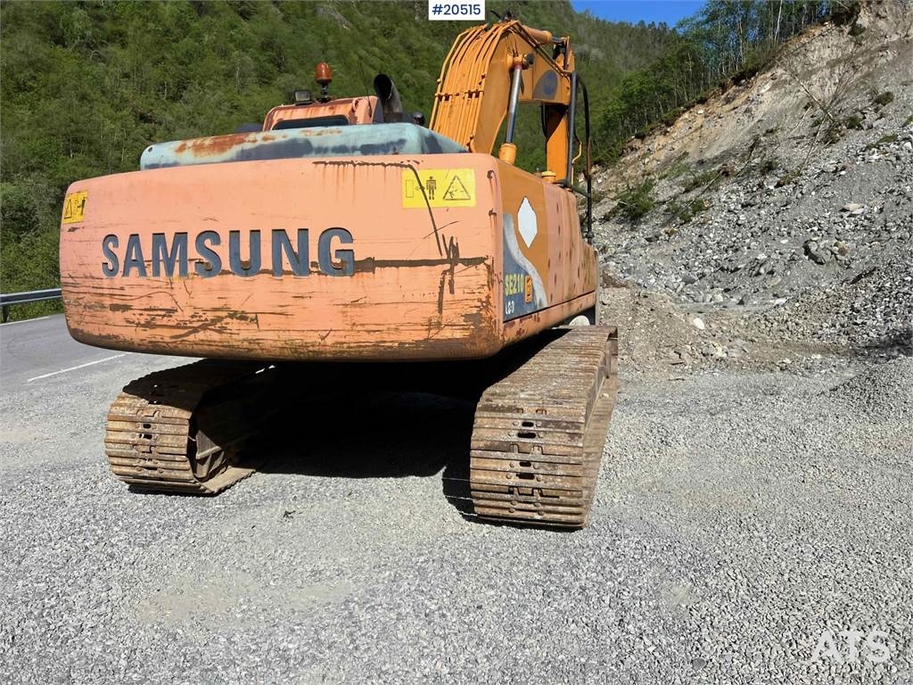 Samsung se210 LC3 Excavator w/ toothed bucket. WATCH THE V 1999 20515 se210 LC3 Excavator w/ toothed bucket. WATCH THE V 1...