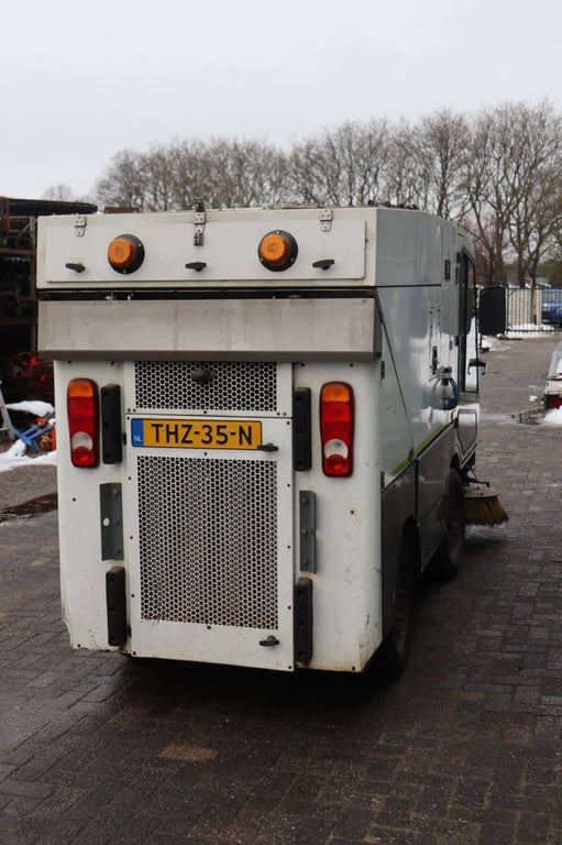 Tennant A60 Diesel Sweeper 2006 2008 A60 2008 1 image 6