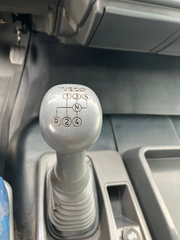 Horse truck Iveco 75E Diesel 2006 2006 75E 2006 1 image 7