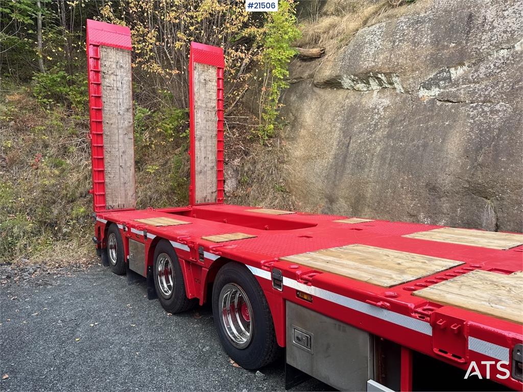 Doll Machinery Semi w/ Widening and Hydraulic Bridges. 2019 21506 Doll Machinery Semi w/ Widening and Hydraulic Bridges. 2...