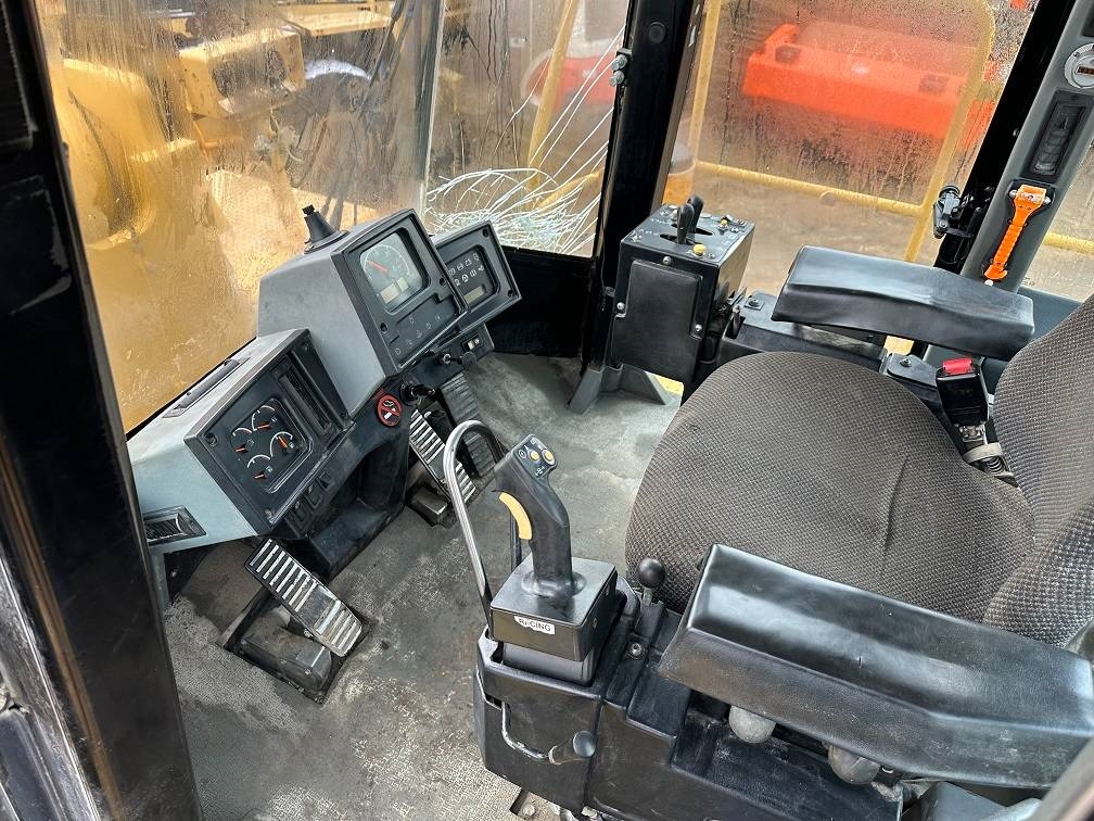 CAT 988 G 2003 5151 988 G 2003 1 Wheel Loaders image 13