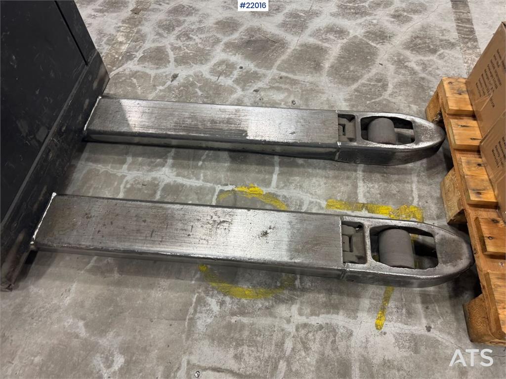 Linde T20 SP Pallet Truck 2015 22016 T20 SP Pallet Truck 2015 1 Forklift image 17