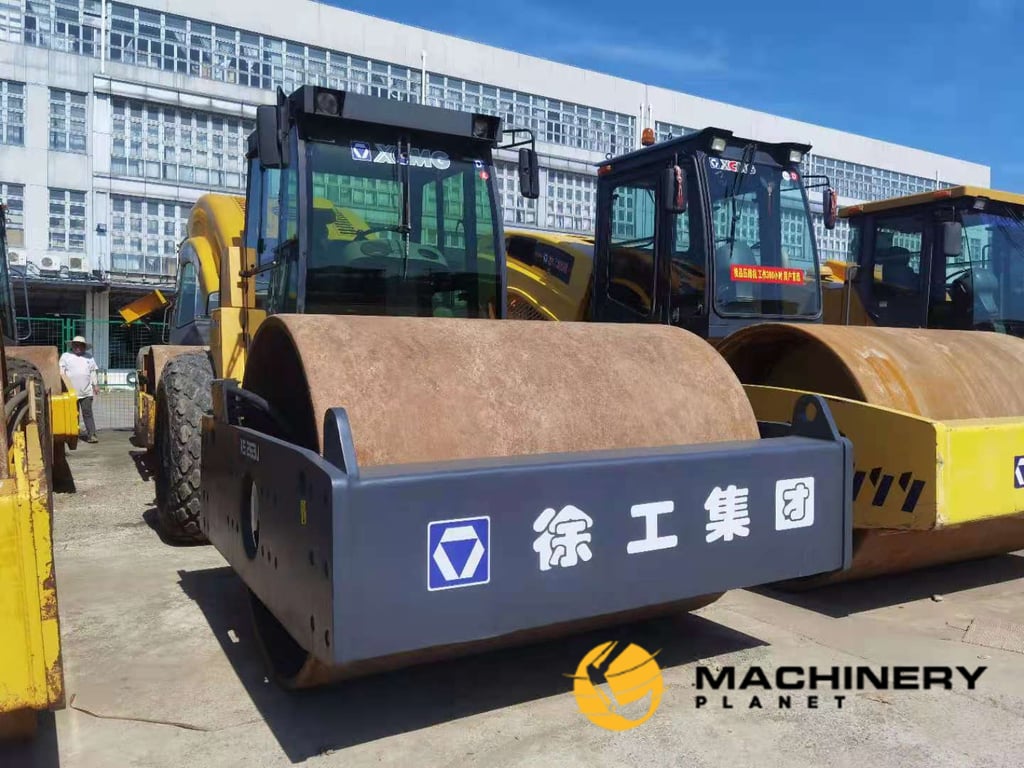 XCMG XS202J Road Roller Used Good Condition For Sale XS202J 2018 1 image 4