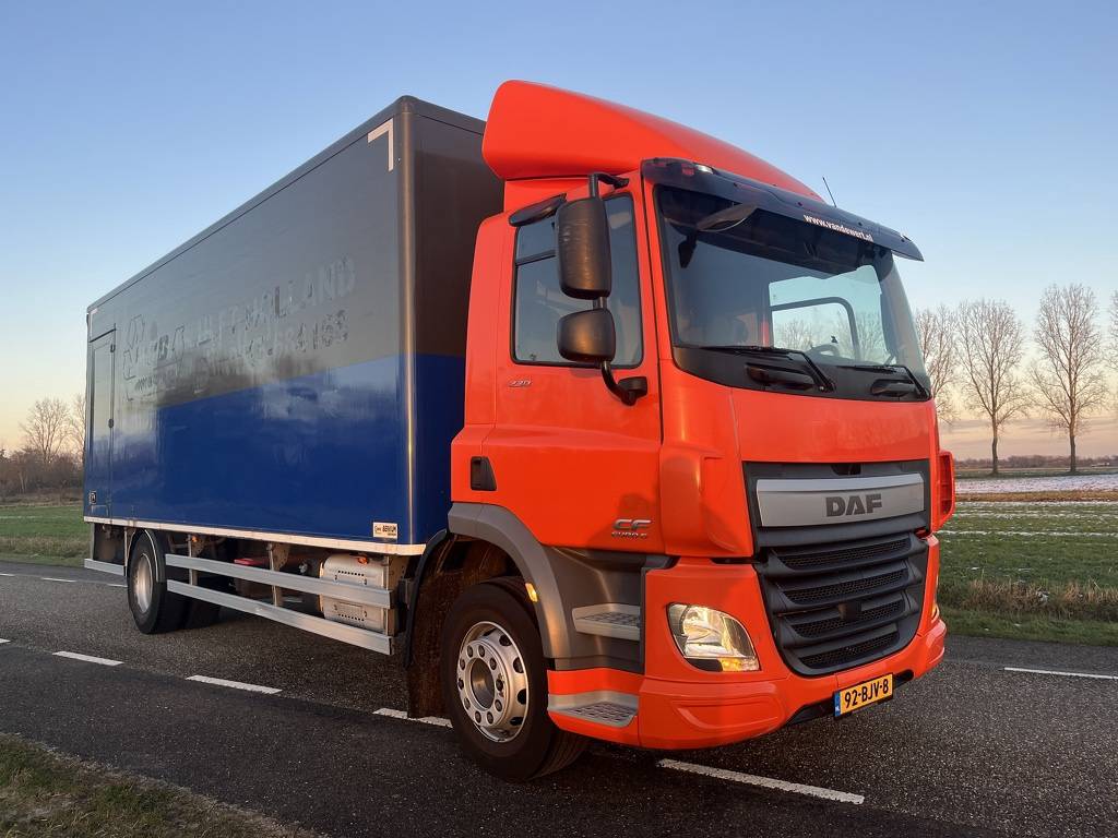 Box truck DAF CF230FA 4x2 Diesel 234 hp 2017 DAF CF230FA 4x2 1 image 3