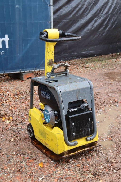 Vibrating plate Wacker Neuson DPU3050 Diesel 4.2kW 2016 2016 Neuson DPU3050 2016 1 image 6