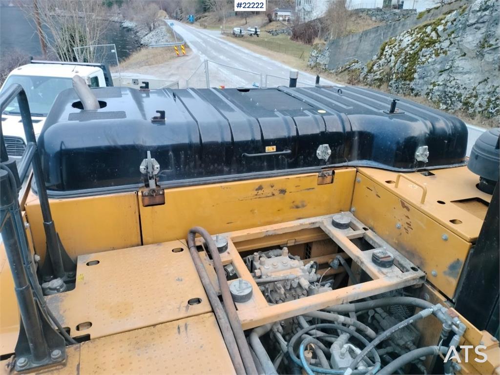 CAT 326FL 2017 22222 326FL 2017 1 Crawler Excavators image 13