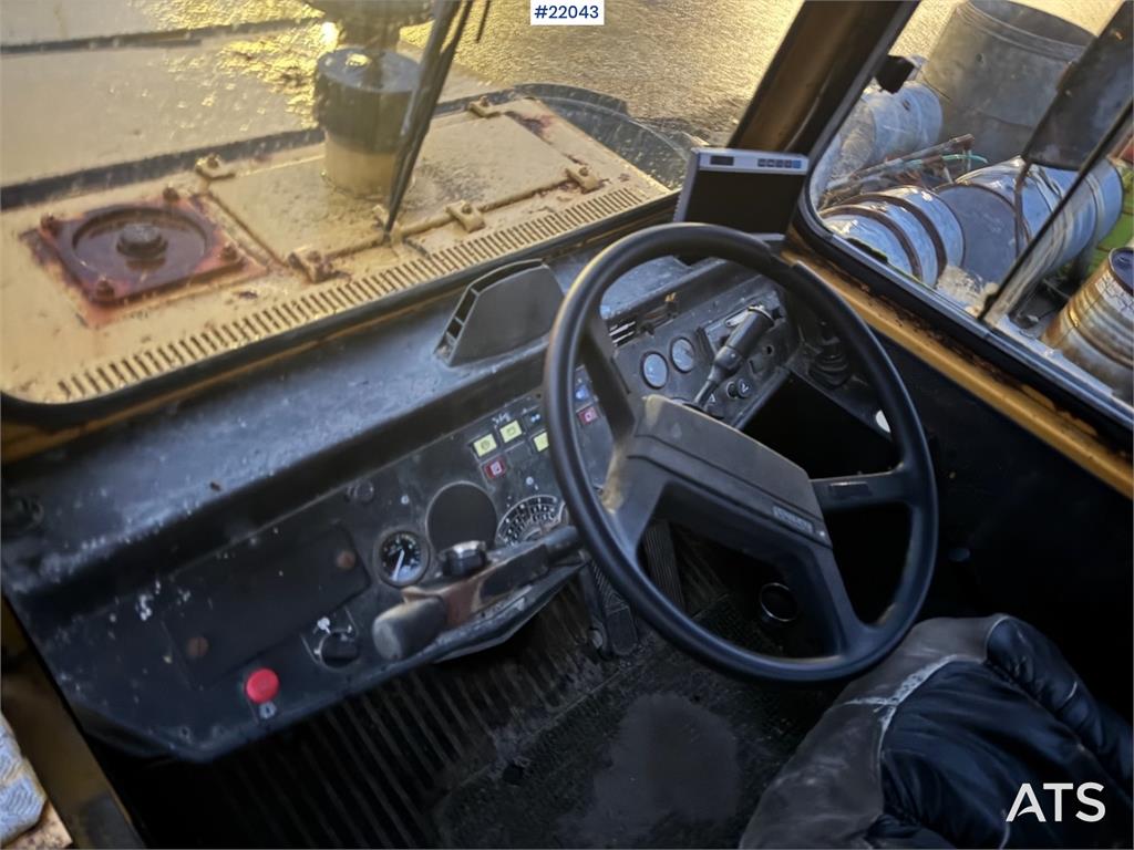 Volvo 861 6x6 Dump Truck. 1985 22043 861 6x6 Dump Truck. 1985 1 image 11