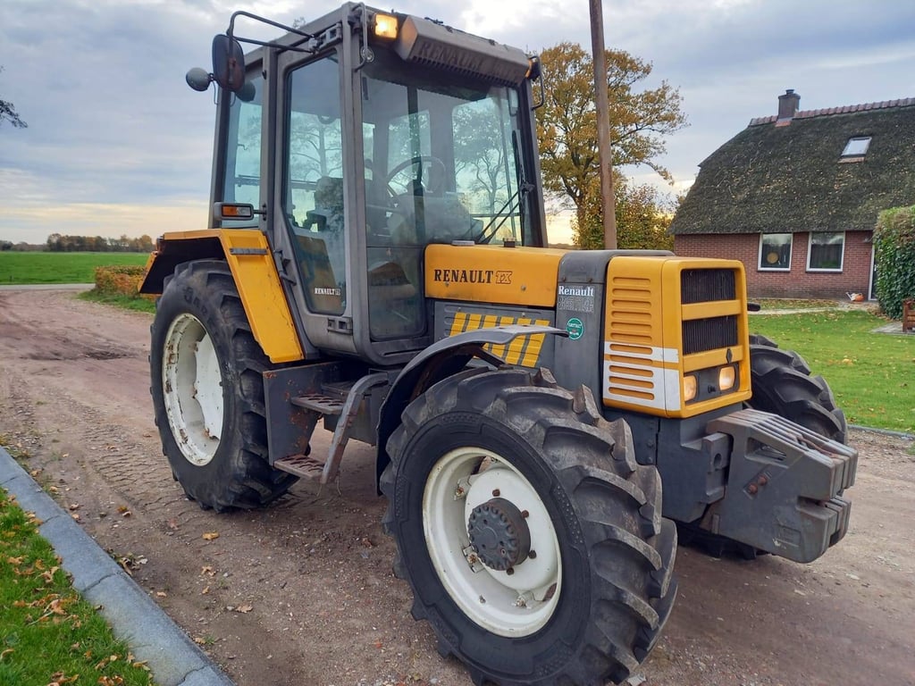 Tractor Renault TX 85.14 Diesel 80hp 1992 1992 Renault TX 85.14 1992 1 Tractor Units image 5