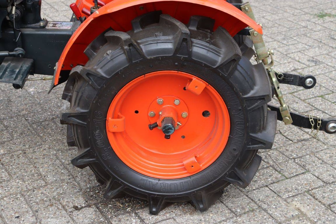 Mini tractor Kubota B7000 Diesel B7000 1 image 13