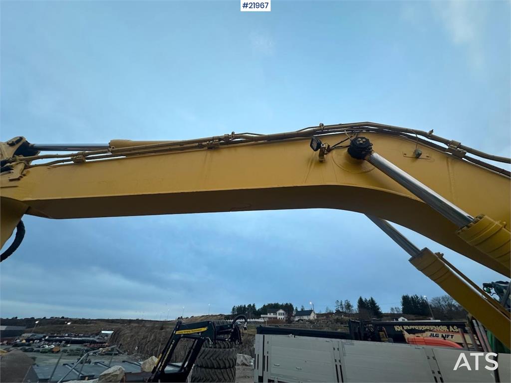 Komatsu PC240LC-8 Crawler Excavator w/ Digger Bucket. 2007 21967 PC240LC-8 Crawler Excavator w/ Digger Bucket. 2007 1 Craw...