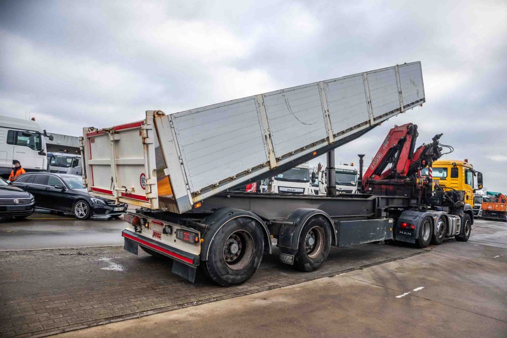 KWB KIPPER + CRANE/GRUE/KRAN FASSI F245A/5X 2012 E62950 Kwb KIPPER + CRANE/GRUE/KRAN FASSI F245A/5X 2012 1 Crane trucks im...