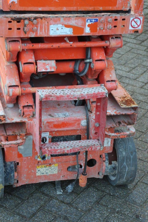 Scissor Lift Skyjack Electric 1 Scissor Lifts image 15