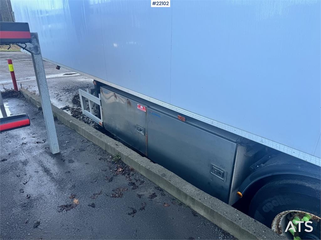 HFR box semi-trailer with refrigeration/freezer unit 2013 22102 HFR box semi-trailer with refrigeration/freezer unit 2013 ...