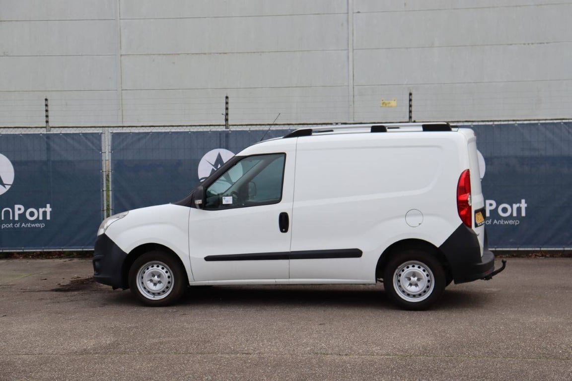 Opel COMBO VAN Diesel 2015 2015 Opel Combo van 2015 1 image 3