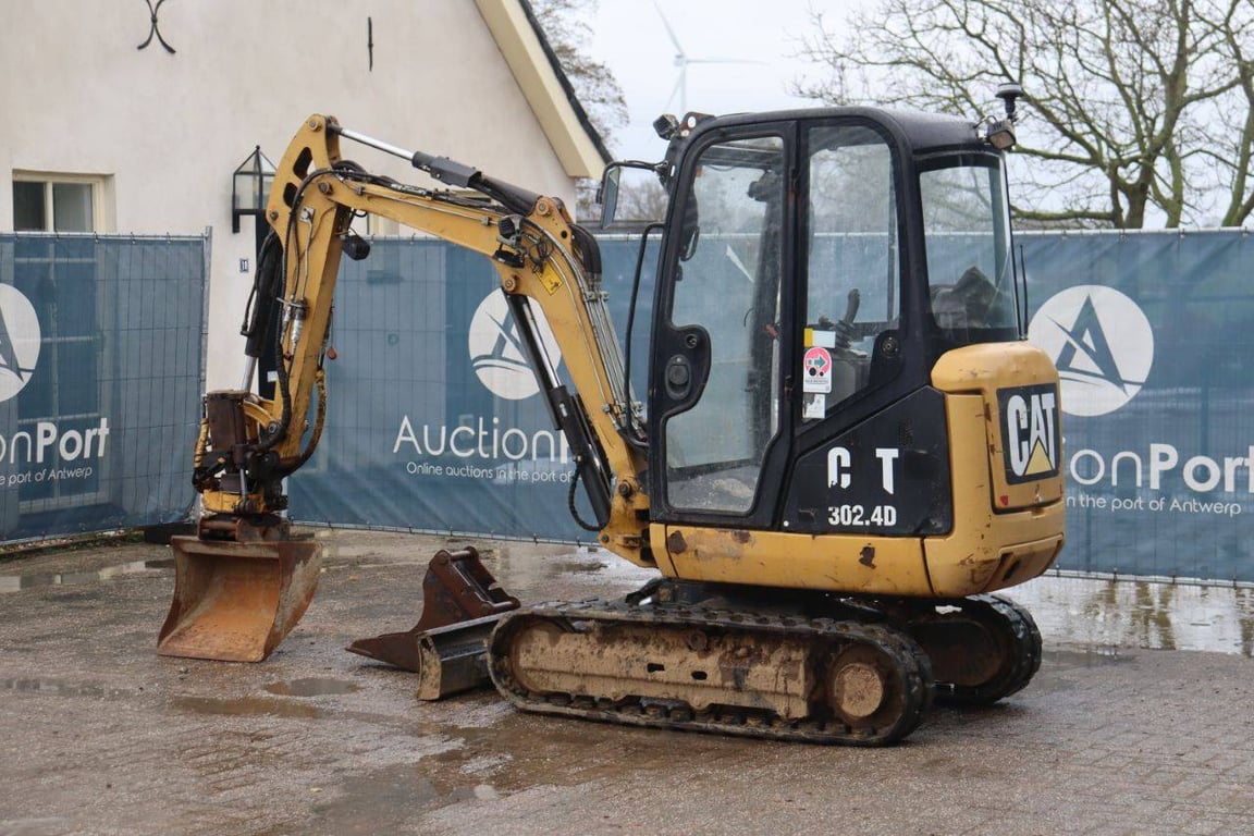 Mini excavator Caterpillar 302.4D Diesel 13kW 2016 2016 302.4D 2016 1 image 3