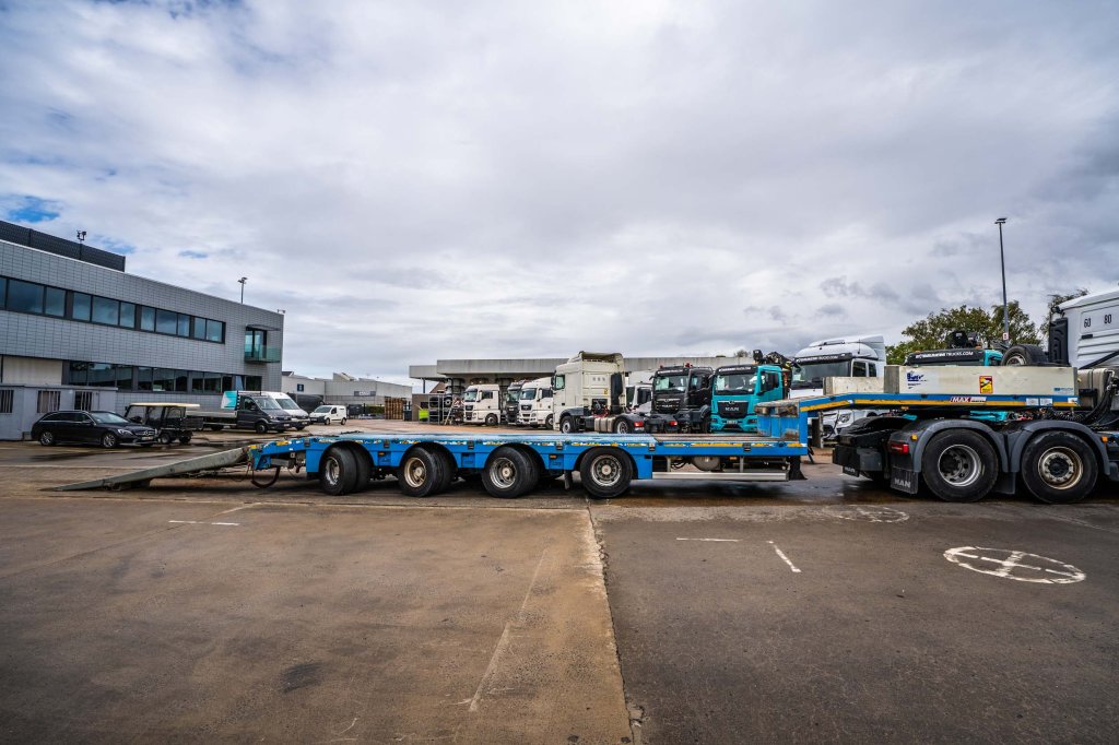 MAX TRAILER MAX TRAILER 110-F-S44+3XSTEERING/DIR. 2016 E64671 Max Trailer MAX TRAILER 110-F-S44+3XSTEERING/DIR. 2016 1 ima...