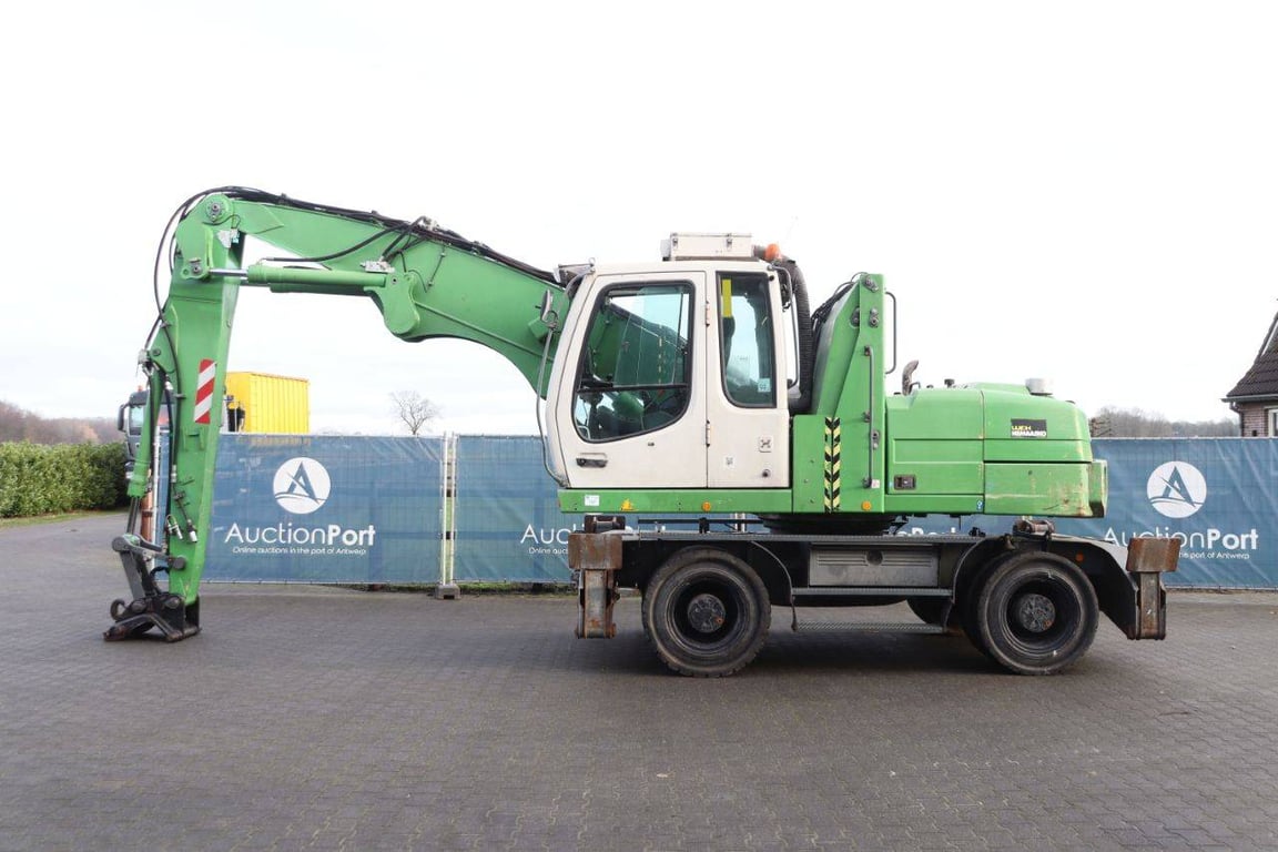 Liebherr Diesel Wheel Excavator with Outriggers 1 Wheel Loaders image 2