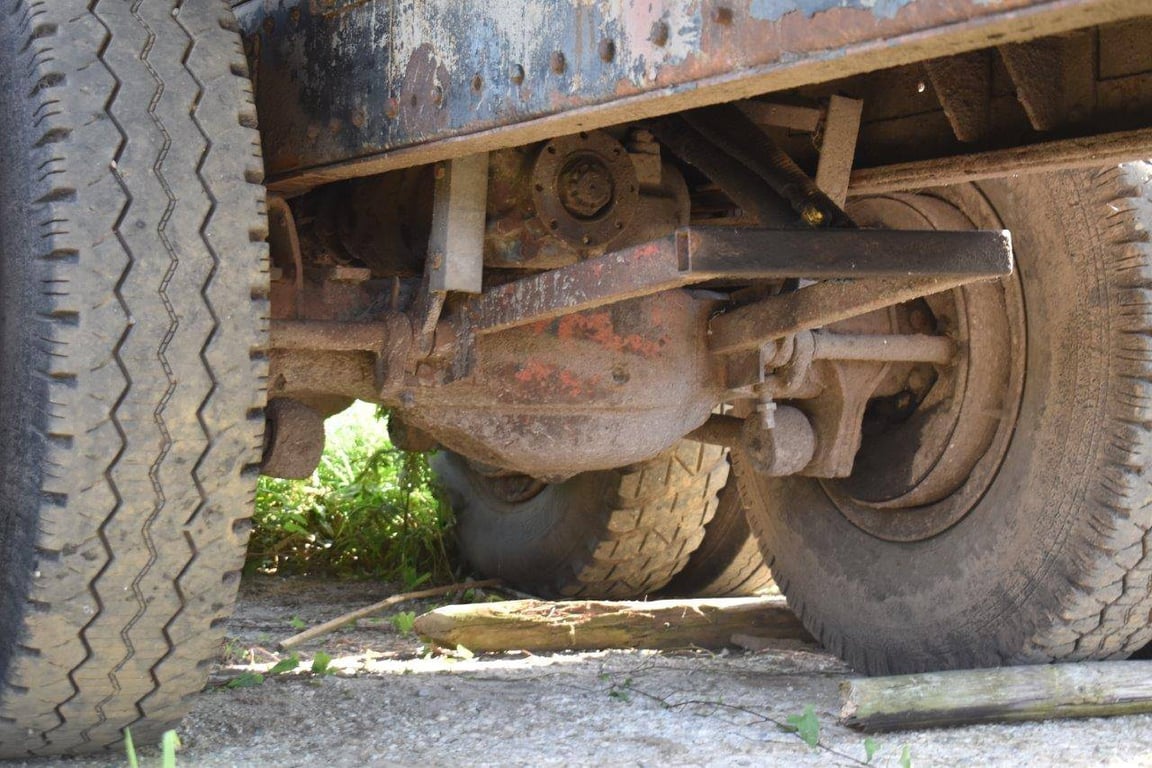 Lyonnet BL12 tipper trailer 1999 Lyonnet BL12 1999 1 image 13