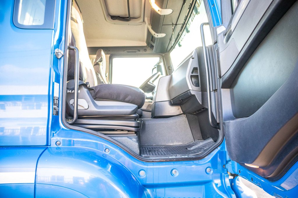 MAN TGS 35.440 BL 8x4-4 2015 E63079 TGS 35.440 BL 8x4-4 2015 1 image 14