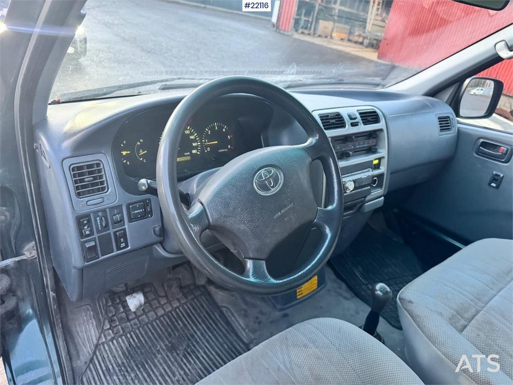 Toyota Hiace with interior shelving 2007 22116 Hiace with interior shelving 2007 1 Closed vans image 12