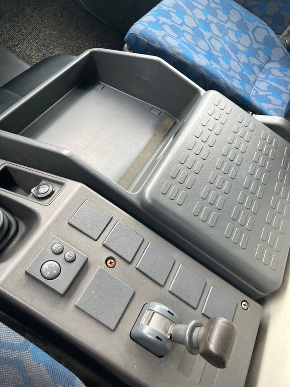 Horse truck Iveco 75E Diesel 2006 2006 75E 2006 1 image 6