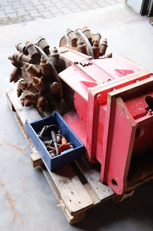 Heavy machinery product image - Image 6 of 14