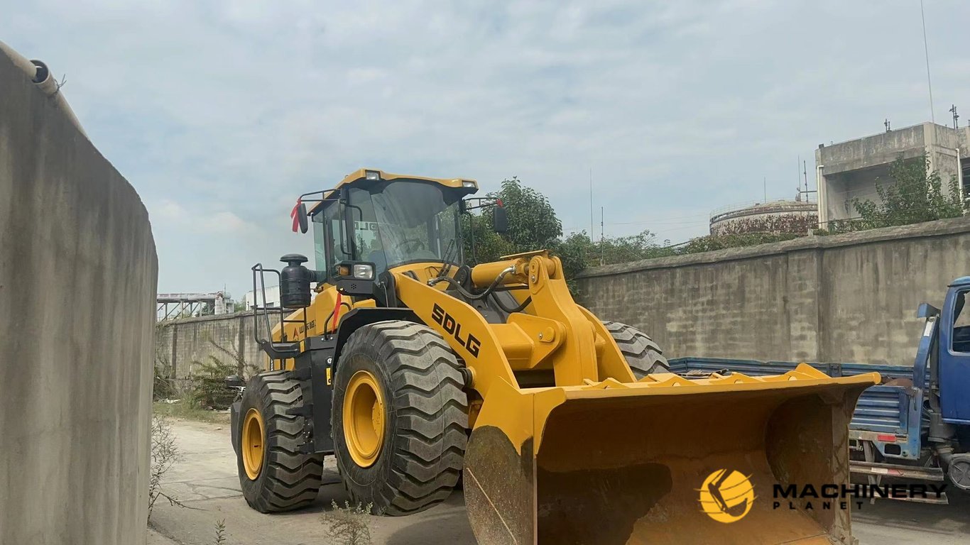 SDLG LG956F Loader Used Good Condition For Sale LG956F 2021 1 Wheel Loaders image 2