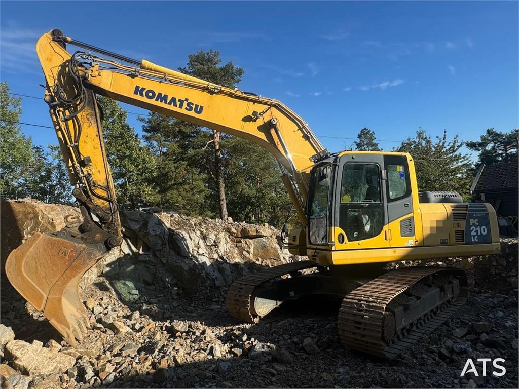 Komatsu PC210LC-8 Crawler Excavator w/ 2 Buckets, Tilt and 2013 21438 PC210LC-8 Crawler Excavator w/ 2 Buckets, Tilt and 2...