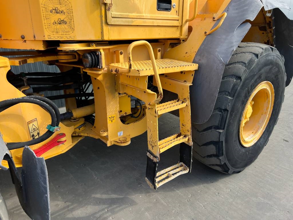 Volvo L60E 2004 208857 L60E 2004 1 Wheel Loaders image 8