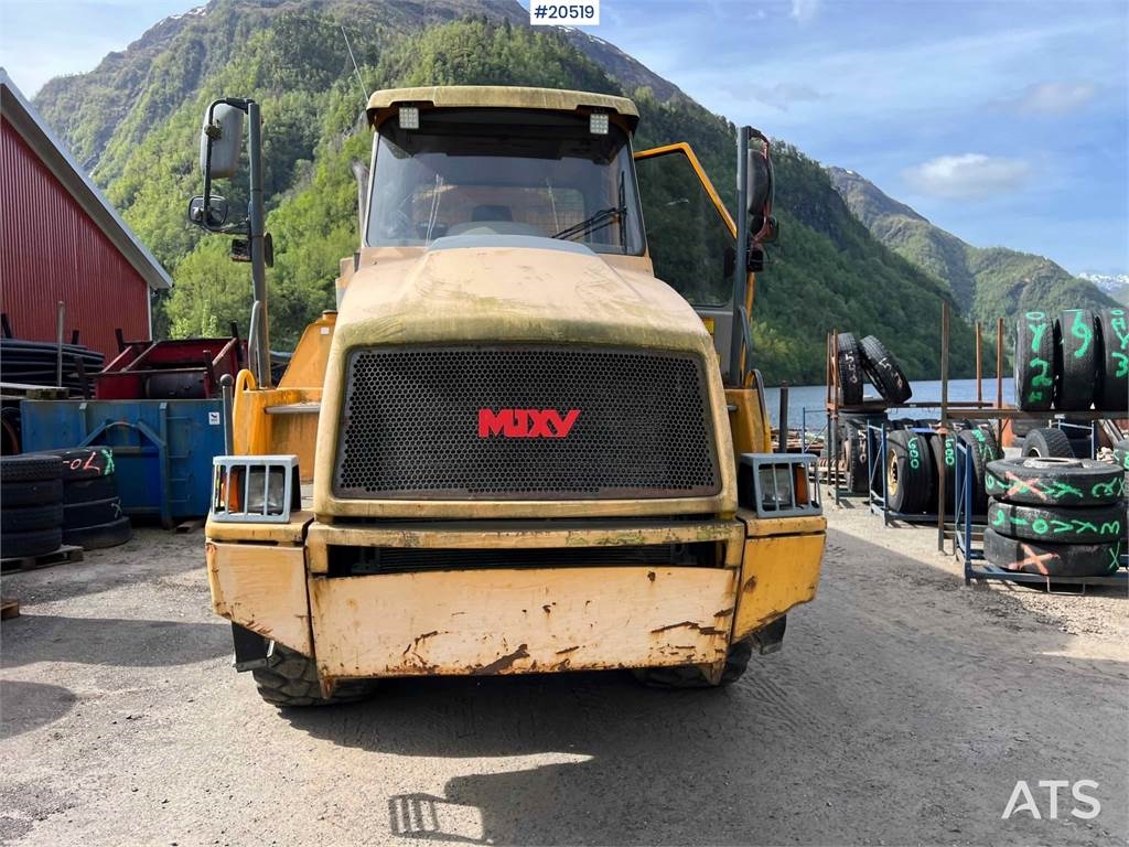 Moxy MT26 w/ white plates. WATCH VIDEO 2006 20519 MT26 w/ white plates. WATCH VIDEO 2006 1 image 10