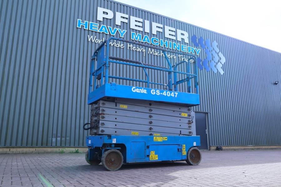 Genie GS4047 Electric, 14m Working Height, 350kg Capacit 2013 GENIE - GS4047 - 90042 GS4047 Electric, 14m Working Height, ...
