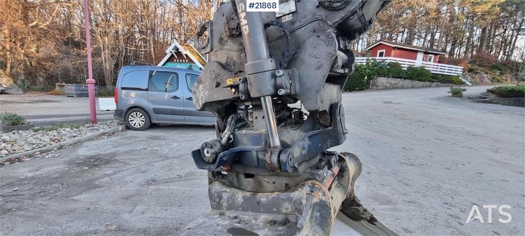 Volvo ECR235 EL excavator w/ digging bucket, sanding buc 2025 21868 ECR235 EL excavator w/ digging bucket, sanding buc 202...