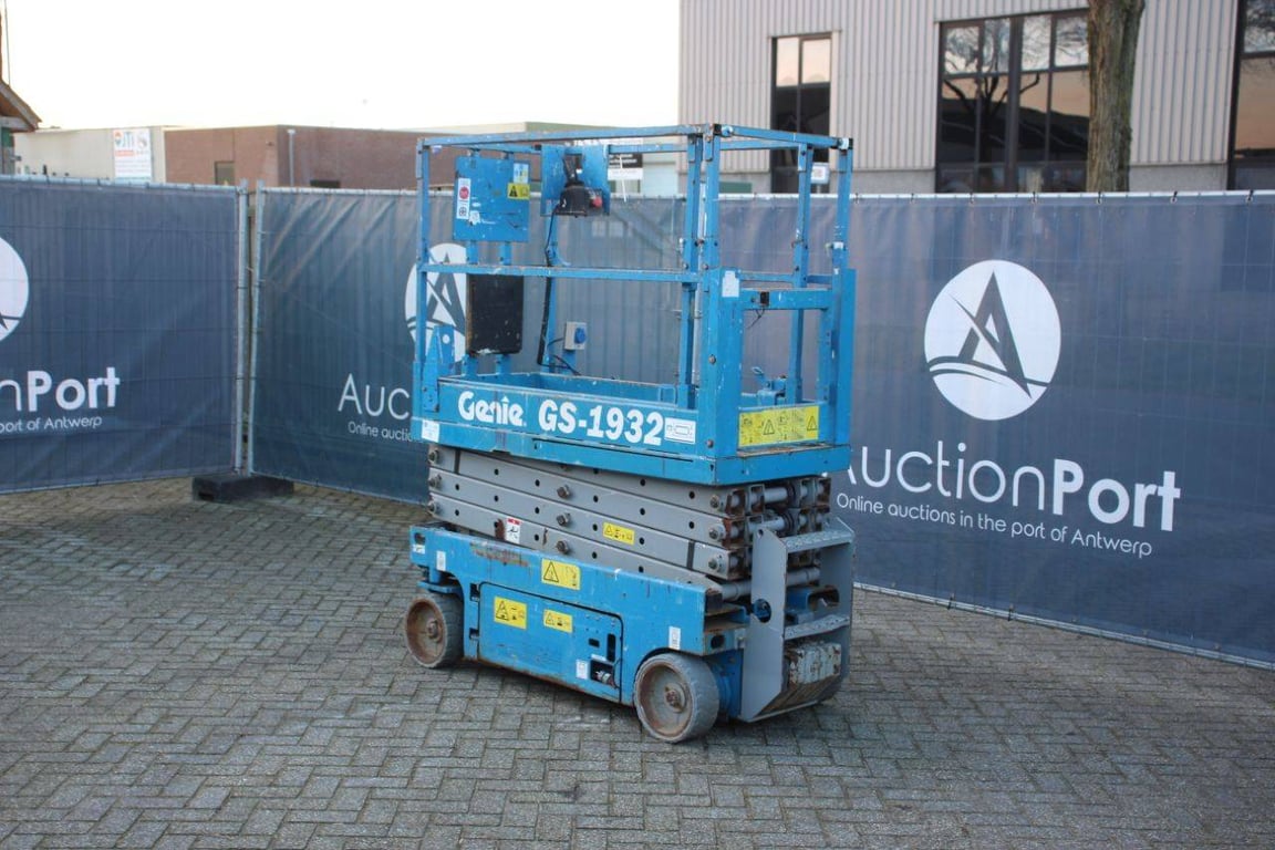 Scissor lift Genie GS-1932 Electric 7.8m 2006 2006 GS-1932 2006 1 Scissor Lifts image 3