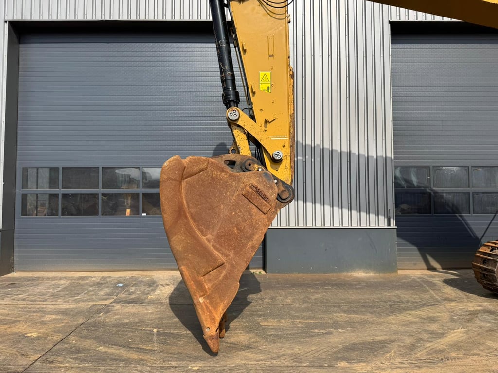 Caterpillar 352F 2018 00033405 352F 2018 1 image 8