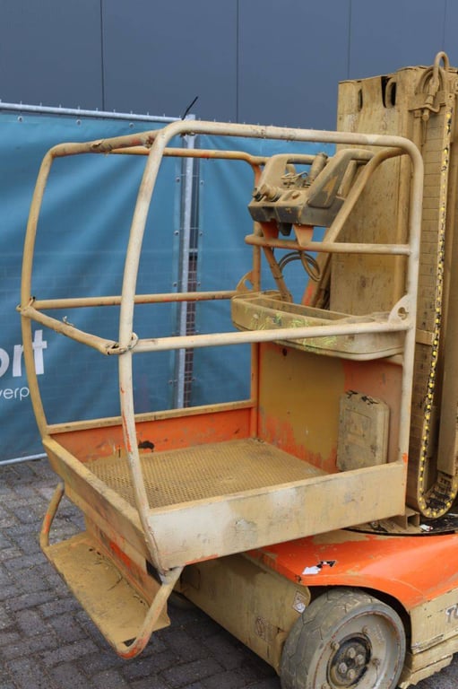 JLG Toucan 8E Electric Mast Lift 8.15m 2015 2015 Toucan 8E 2015 1 image 9