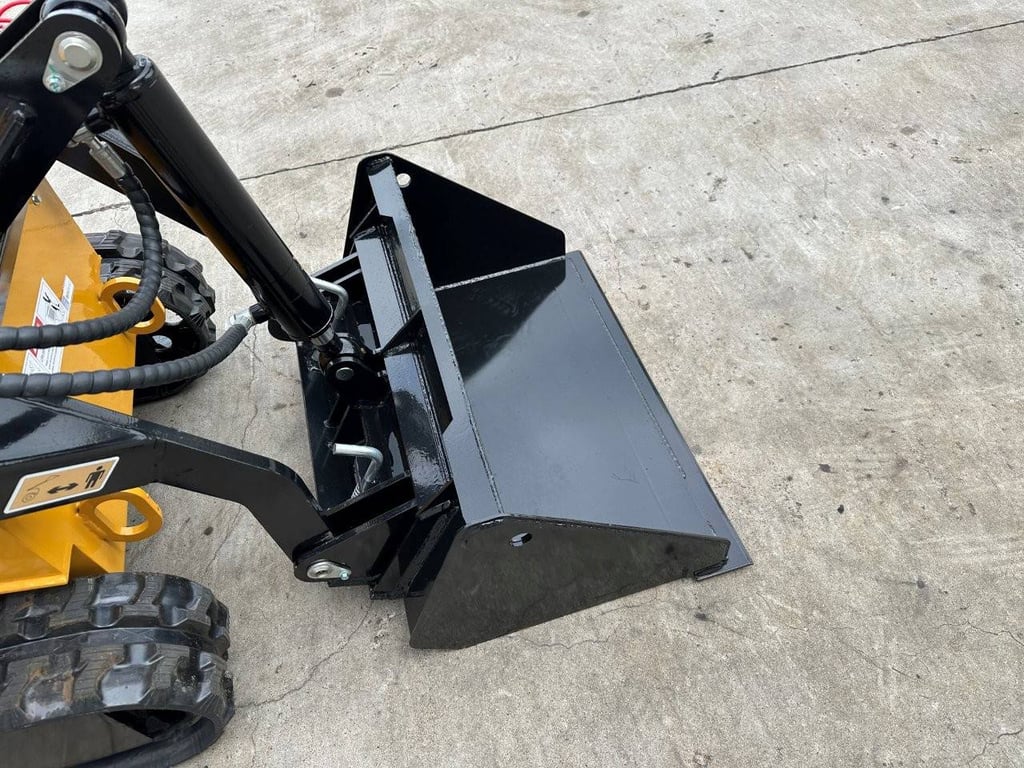 Skid Steer Loader AGT MX-CRT23 Petrol 2025 with Pelican Bucket GIYI X-PG44C New 2025 AGT Industrial MX-CRT23 2025 0 image 10
