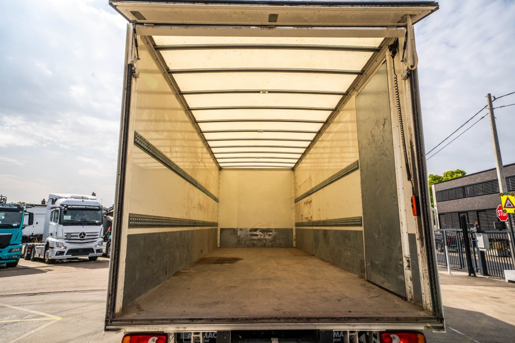 RENAULT D 16 250- 36000 KM +DHOLLANDIA 2T. 2021 E63892 Renault D 16 250- 36000 KM +DHOLLANDIA 2T. 2021 1 image 7