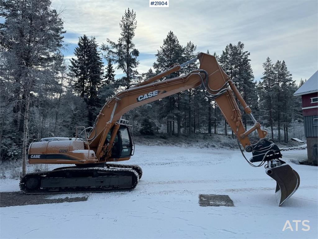 CASE CX210 Tracked Excavator w/ Grading Bucket WATCH VI 2001 21904 CX210 Tracked Excavator w/ Grading Bucket WATCH VI 2001...