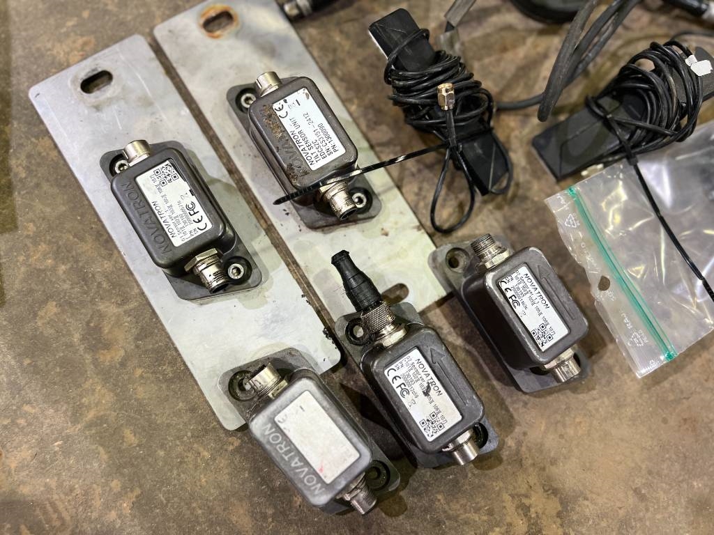 Leica Novatron MNS1250 GG GPS 907720 Leica Novatron MNS1250 GG GPS 1 image 13