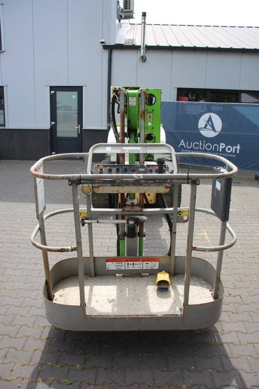 Niftylift HR15NDE Electric + Diesel Articulated Boom Lift 1999 1999 Niftylift HR15NDE 1999 1 image 4